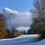 בית נופש Maison Du Bourg Samoëns